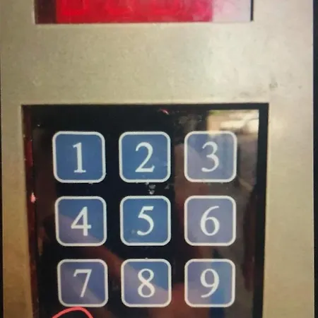 Vendegszoba-havas Utca アパート